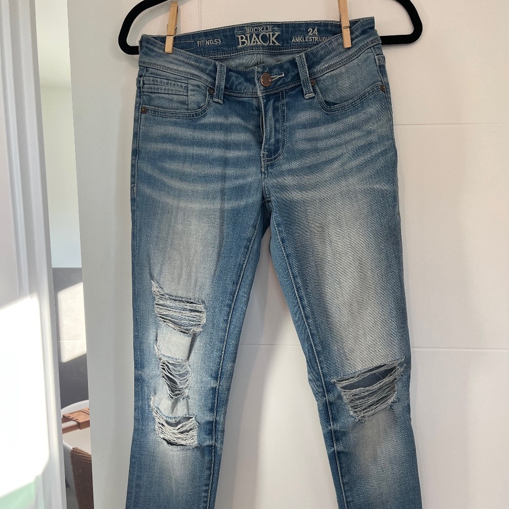 Women’s Buckle Black Fit No. 53 Distressed Jeans